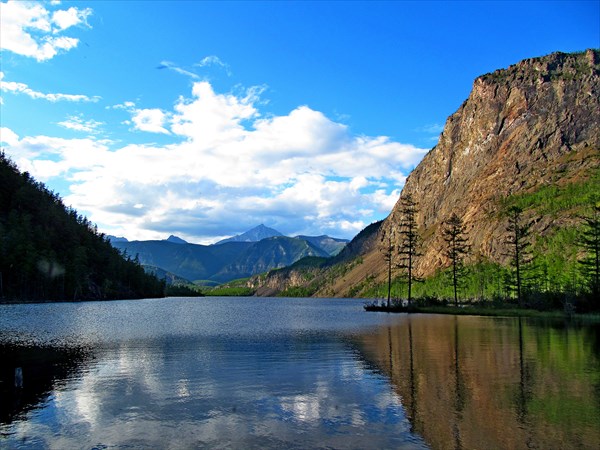 Озеро и гора Зарод.